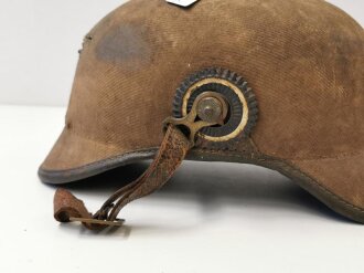 1. Weltkrieg, feldgraue Pickelhaube aus mit Stoff überzogenem Filz. Ungereinigtes Kammerstück des Infanterie Regiment 53