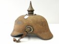 1. Weltkrieg, feldgraue Pickelhaube aus mit Stoff überzogenem Filz. Ungereinigtes Kammerstück des Infanterie Regiment 53