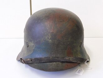 Heer, Stahlhelm M42 mit Tarnbemalung. Einwandfreies...