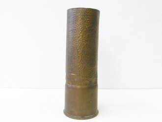 Vase aus britischer ? Kartusche von 1942,  Höhe 29cm. Nachkriegsumbau "Schwerter zu Pflugscharen"