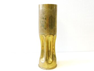 Vase aus amerikanischer 105MM  M14 Kartusche von 1944 mit Gravur " 1945",  Höhe 36,5cm. Nachkriegsumbau "Schwerter zu Pflugscharen"