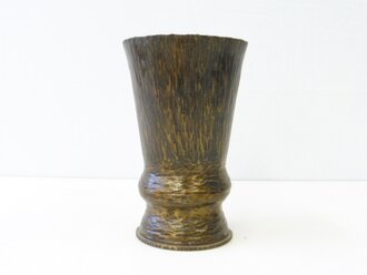 Vase aus russischer Kartusche von 1945 ,  Höhe17cm....