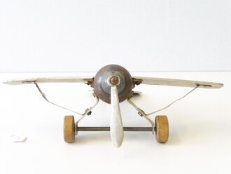 Spielzeugflugzeug aus Werfergranate, Propeller defekt,...