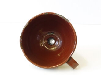 Emaillierter Trichter aus Filter von Gasmaske ,  Nachkriegsprodukt "Schwerter zu Pflugscharen "