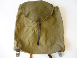 Rucksack aus Materialresten der Wehrmacht, Nachkriegsanfertigung  " Schwerter zu Pflugscharen "
