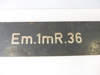 Transportkasten zum Entfernungsmesser 36, Originallack, die Inneneinteilung zum Teil restauriert