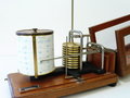 Kriegsmarine Barograph, Hersteller Fuess Berlin Steglitz. Niedrige Seriennummer, Funktion nicht geprüft