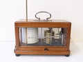 Kriegsmarine Barograph, Hersteller Fuess Berlin Steglitz. Niedrige Seriennummer, Funktion nicht geprüft