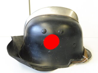 Feuerwehrhelm M1934, Leichtmetallausführung mit beiden Abzeichen in gutem Zustand