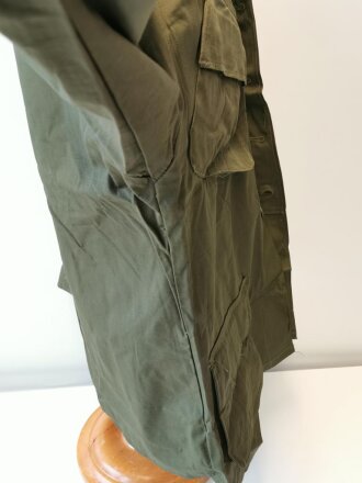 U.S. 1969 dated Coat, Man´s Combat Tropical, Rip Stop. Size Medium Regular, unused