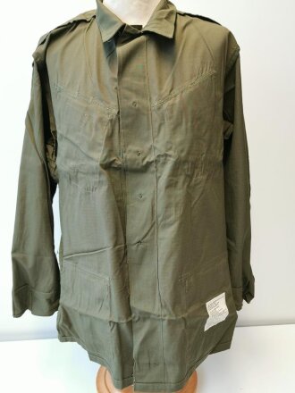 U.S. 1969 dated Coat, Man´s Combat Tropical, Rip Stop. Size Medium Regular, unused