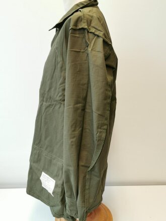 U.S. 1969 dated Coat, Man´s Combat Tropical, Rip Stop. Size Medium Regular, unused
