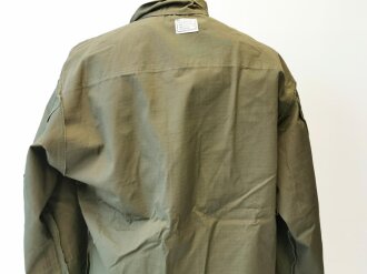 U.S. 1969 dated Coat, Man´s Combat Tropical, Rip Stop. Size Medium Regular, unused