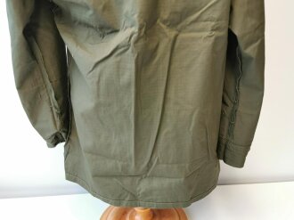 U.S. 1969 dated Coat, Man´s Combat Tropical, Rip Stop. Size Medium Regular, unused