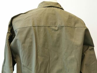 U.S. 1969 dated Coat, Man´s Combat Tropical, Rip Stop. Size Medium Regular, unused