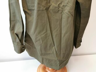 U.S. 1969 dated Coat, Man´s Combat Tropical, Rip Stop. Size Medium Regular, unused