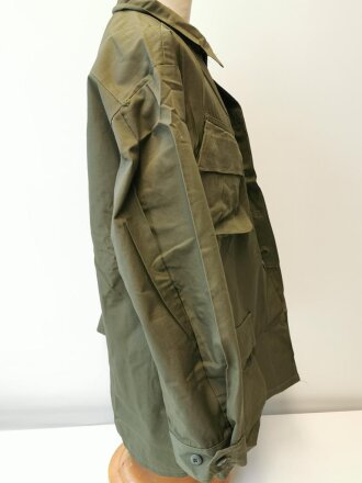 U.S. 1969 dated Coat, Man´s Combat Tropical, Rip Stop. Size Medium Regular, unused