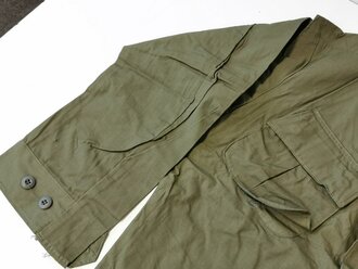 U.S. 1969 dated Coat, Man´s Combat Tropical, Rip Stop. Size Medium Regular, unused