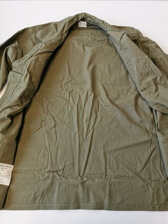 U.S. 1969 dated Coat, Man´s Combat Tropical, Rip Stop. Size Medium Regular, unused