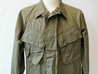 U.S. 1969 dated Coat, Man´s Combat Tropical, Rip...