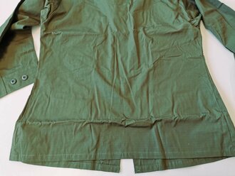 U.S. 1969 dated Coat, Man´s Combat Tropical, Rip Stop. Size Medium Regular, unused