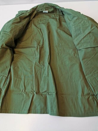 U.S. 1969 dated Coat, Man´s Combat Tropical, Rip Stop. Size Medium Regular, unused