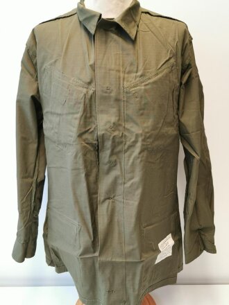 U.S. 1969 dated Coat, Man´s Combat Tropical, Rip Stop. Size Medium Regular, unused