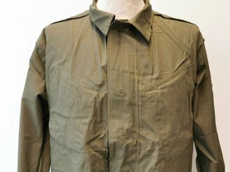 U.S. 1969 dated Coat, Man´s Combat Tropical, Rip Stop. Size Medium Regular, unused