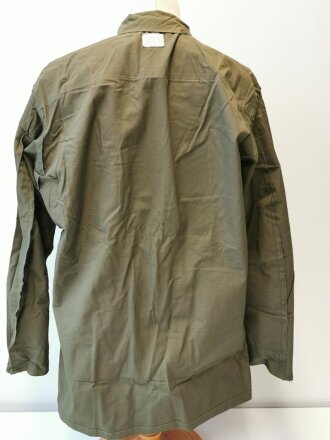 U.S. 1969 dated Coat, Man´s Combat Tropical, Rip Stop. Size Medium Regular, unused