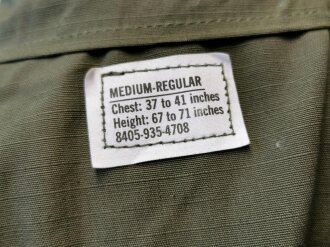 U.S. 1969 dated Coat, Man´s Combat Tropical, Rip Stop. Size Medium Regular, unused