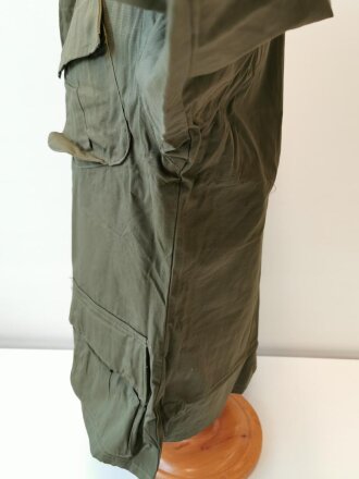 U.S. 1969 dated Coat, Man´s Combat Tropical, Rip Stop. Size Medium Regular, unused