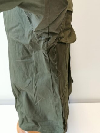 U.S. 1969 dated Coat, Man´s Combat Tropical, Rip Stop. Size Medium Regular, unused