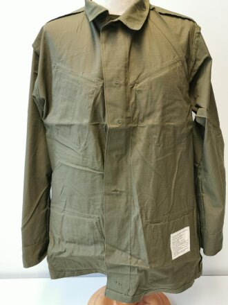U.S. 1969 dated Coat, Man´s Combat Tropical, Rip Stop. Size Medium Regular, unused