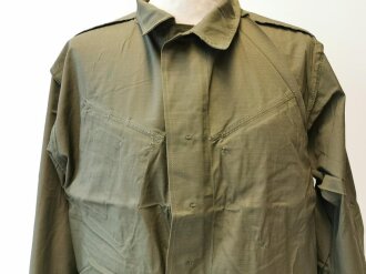 U.S. 1969 dated Coat, Man´s Combat Tropical, Rip Stop. Size Medium Regular, unused