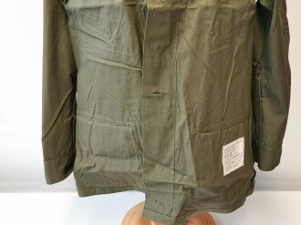 U.S. 1969 dated Coat, Man´s Combat Tropical, Rip Stop. Size Medium Regular, unused
