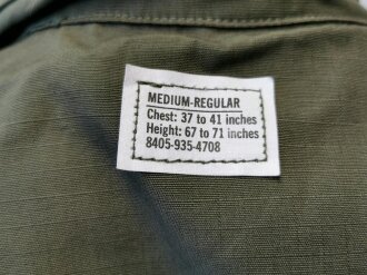 U.S. 1969 dated Coat, Man´s Combat Tropical, Rip Stop. Size Medium Regular, unused