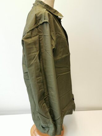 U.S. 1969 dated Coat, Man´s Combat Tropical, Rip Stop. Size Medium Regular, unused