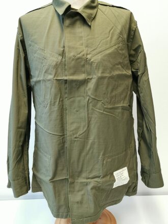 U.S. 1969 dated Coat, Man´s Combat Tropical, Rip Stop. Size Medium Regular, unused