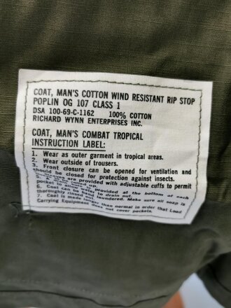 U.S. 1969 dated Coat, Man´s Combat Tropical, Rip Stop. Size Medium Regular, unused