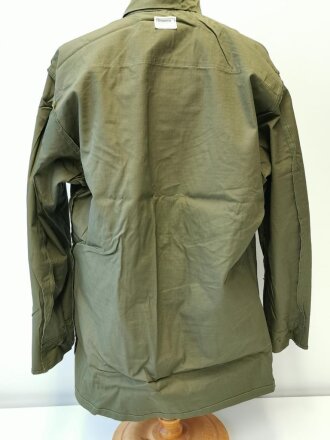 U.S. 1969 dated Coat, Man´s Combat Tropical, Rip Stop. Size Medium Regular, unused
