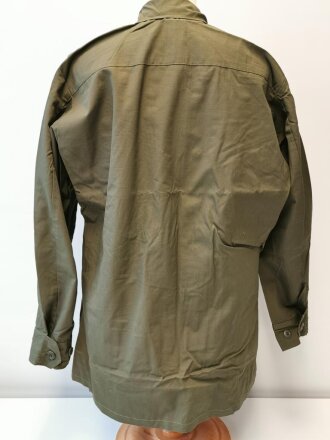 U.S. 1969 dated Coat, Man´s Combat Tropical, Rip Stop. Size Medium Regular, unused