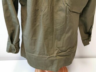 U.S. 1969 dated Coat, Man´s Combat Tropical, Rip Stop. Size Medium Regular, unused