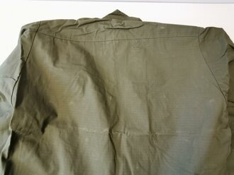 U.S. 1969 dated Coat, Man´s Combat Tropical, Rip Stop. Size Medium Regular, unused, 1 piece