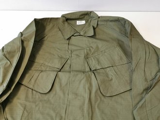 U.S. 1969 dated Coat, Man´s Combat Tropical, Rip Stop. Size Small Regular, unused