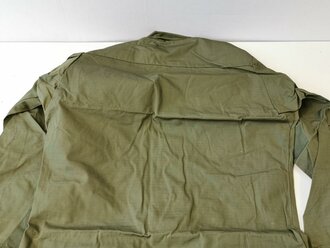 U.S. 1969 dated Coat, Man´s Combat Tropical, Rip Stop. Size Small Regular, unused