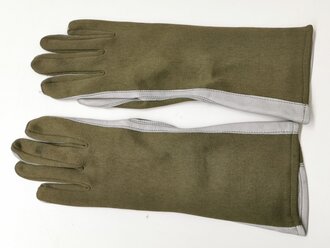 U.S. 1974 dated Gloves, Fyler´s Summer, Type GS/FRP-2, size 7. Unissued