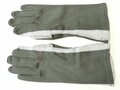 U.S. 1977 dated Gloves, Fyler´s Summer, Type GS/FRP-2, size 10. Unissued