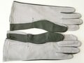 U.S. 1977 dated Gloves, Fyler´s Summer, Type GS/FRP-2, size 10. Unissued