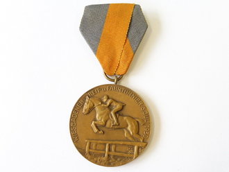 Tragbare Medaille "Wiesbadener Reit- u. Fahrturnier 6.Juli 1930" "Zur Rheinland Räumung 1930" Durchmesser 40mm