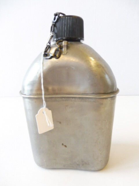 U.S. 1943 dated bottle for canteen, 25,00